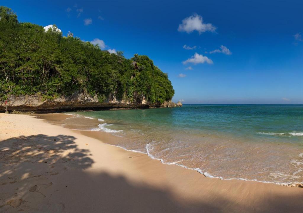 Kyriad Bumiminang Hotel Padang Kültér fotó