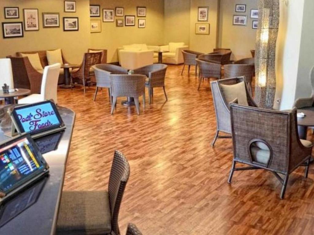 Kyriad Bumiminang Hotel Padang Kültér fotó