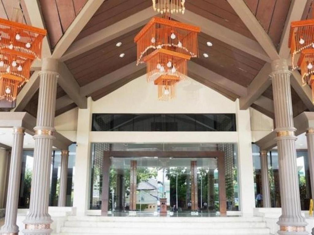 Kyriad Bumiminang Hotel Padang Kültér fotó