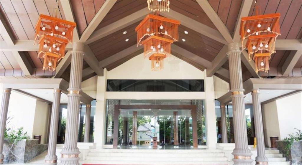 Kyriad Bumiminang Hotel Padang Kültér fotó