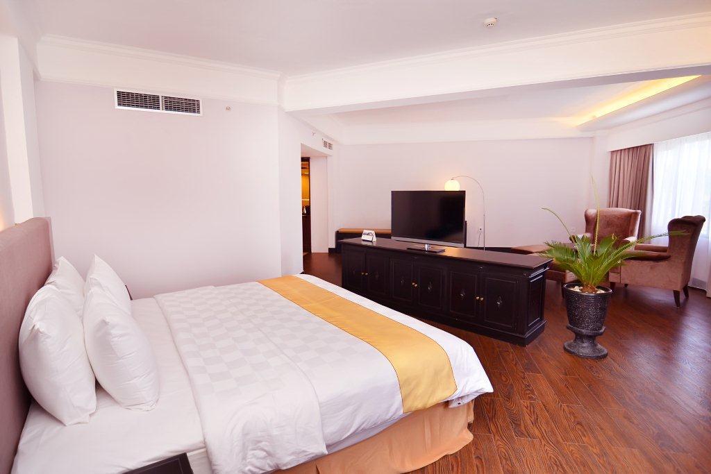 Kyriad Bumiminang Hotel Padang Kültér fotó
