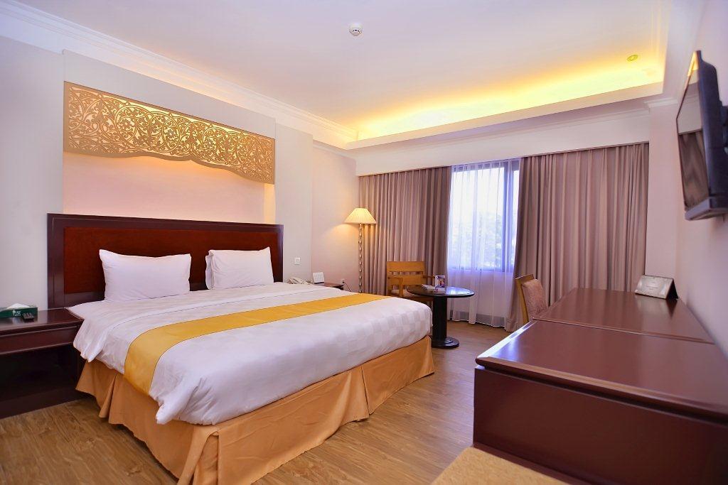 Kyriad Bumiminang Hotel Padang Kültér fotó