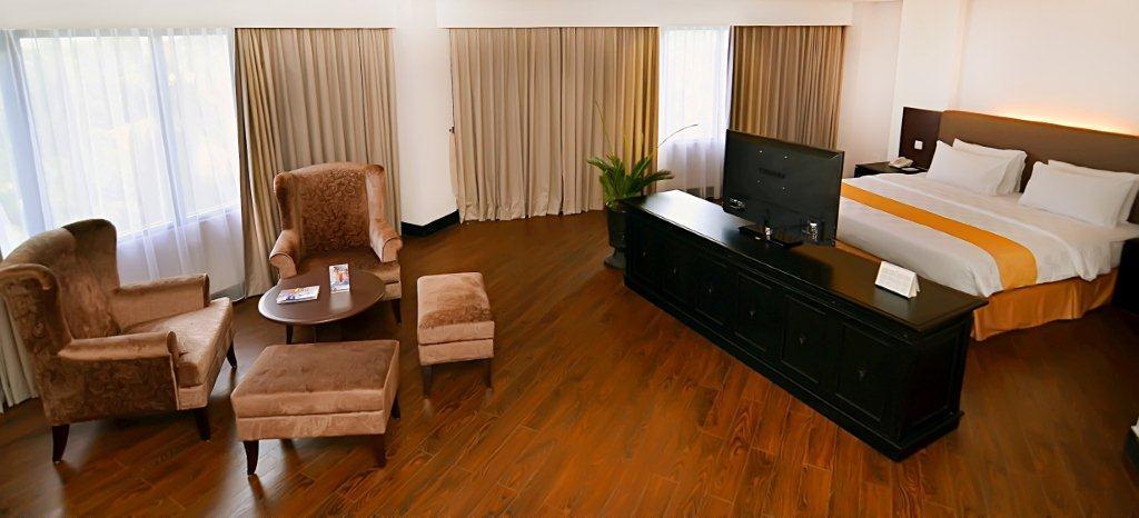 Kyriad Bumiminang Hotel Padang Kültér fotó