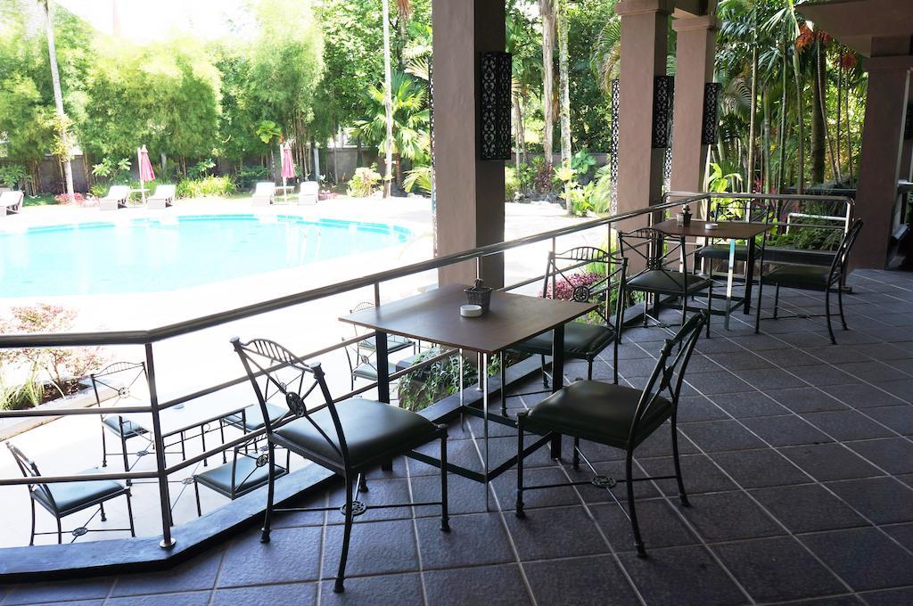 Kyriad Bumiminang Hotel Padang Kültér fotó