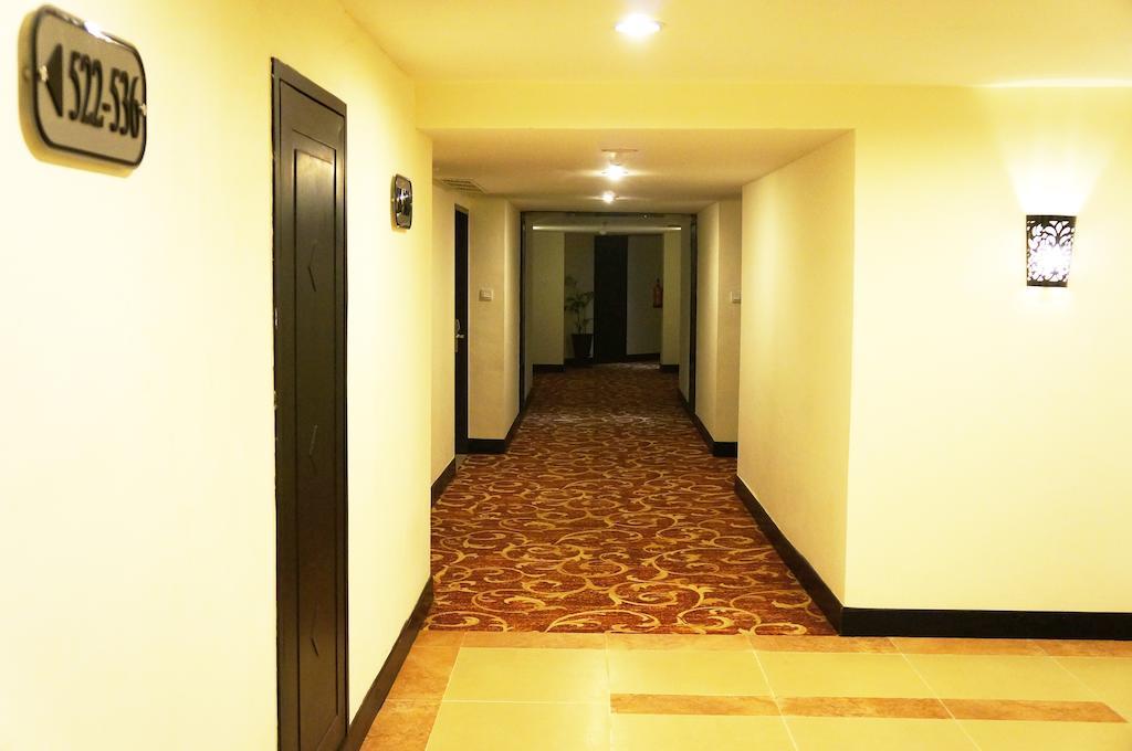 Kyriad Bumiminang Hotel Padang Kültér fotó