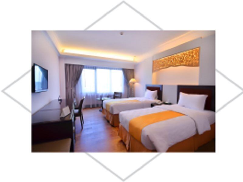 Kyriad Bumiminang Hotel Padang Kültér fotó