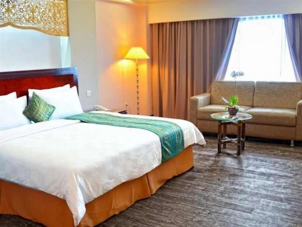 Kyriad Bumiminang Hotel Padang Szoba fotó